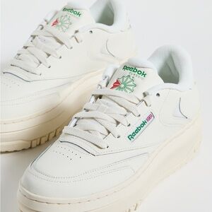 Reebok club c extra sneakers in size 6 NWT